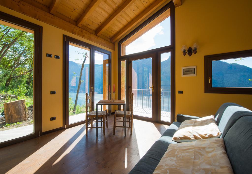Tra Lago E Montagna Baita La Morena Nesso Luaran gambar