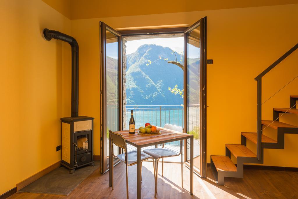 Tra Lago E Montagna Baita La Morena Nesso Luaran gambar